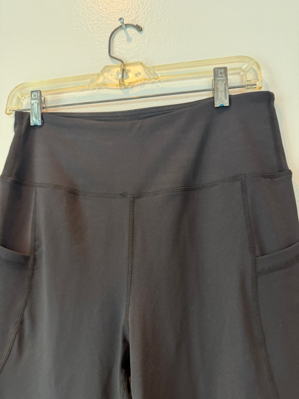 Black Stretch Yoga/Workout High-Waist 2 Pocket Flare Leg Pants - Picture 4 of 5